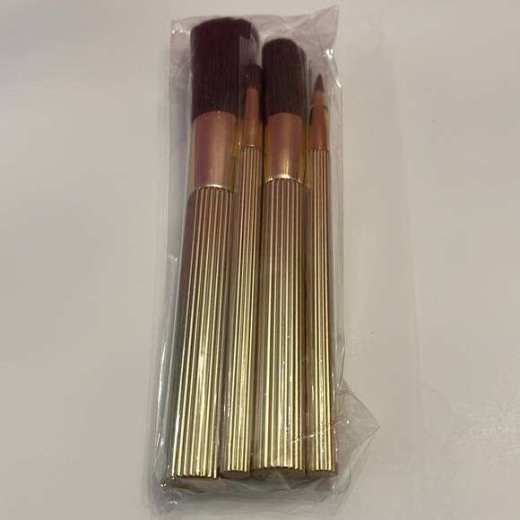 Estée Lauder set of 4 Brushes. New still in plastic. - Picture 9 of 14